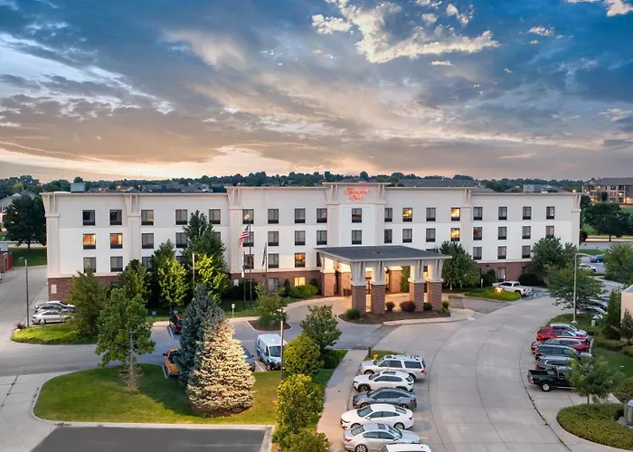 Newly Renovated Hampton Inn Omaha West Lakeside